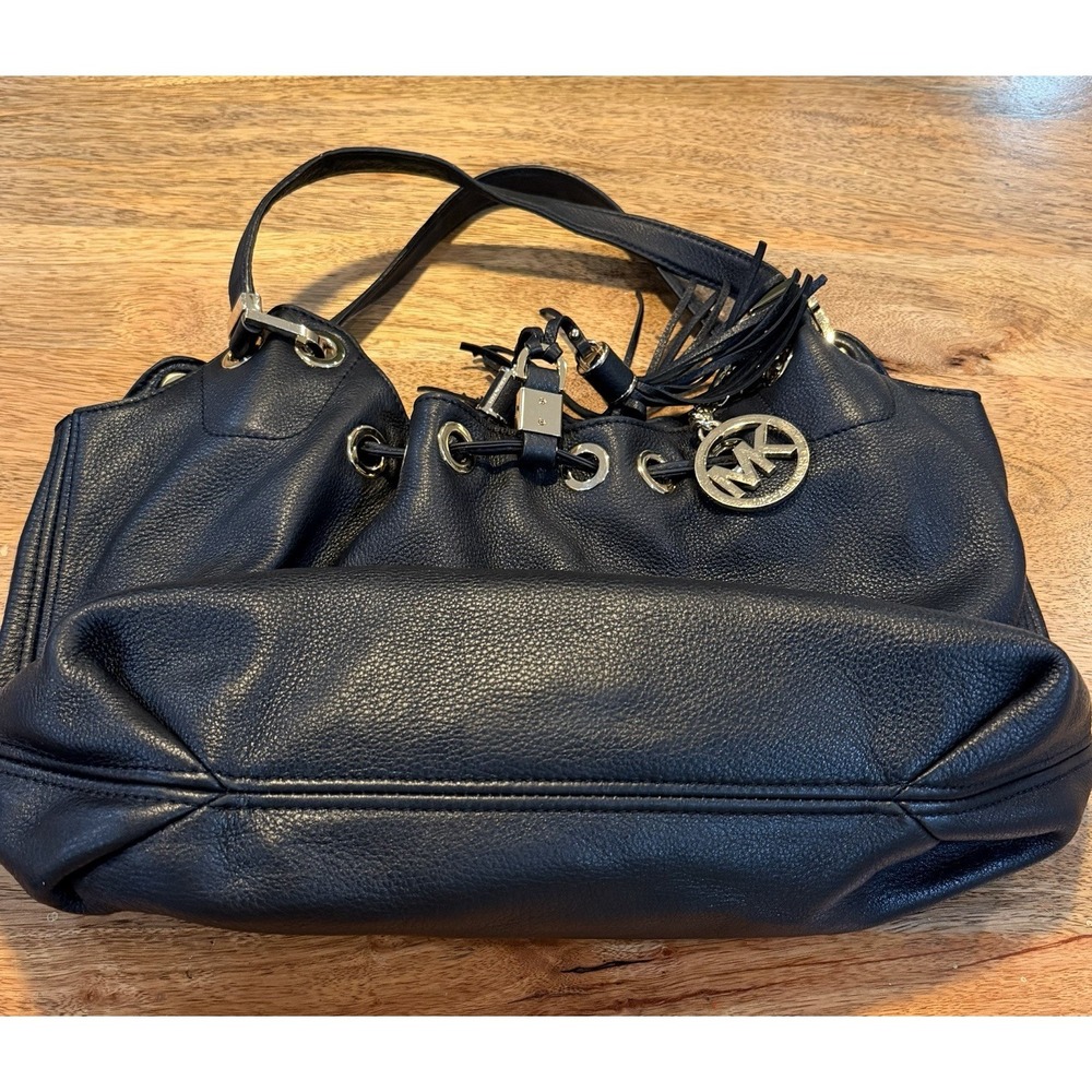 Michael Kors Camden Shoulder Bag Tote Tassel Grommet Black Leather Hobo - Picture 7 of 11